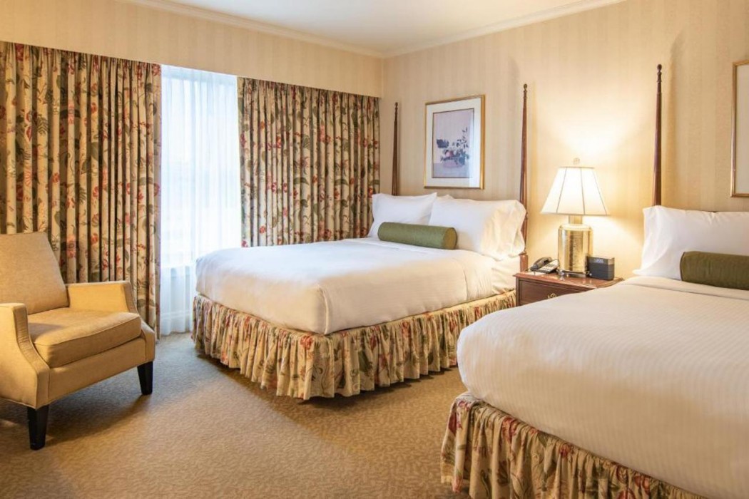 Mayflower Park Hotel 16/19