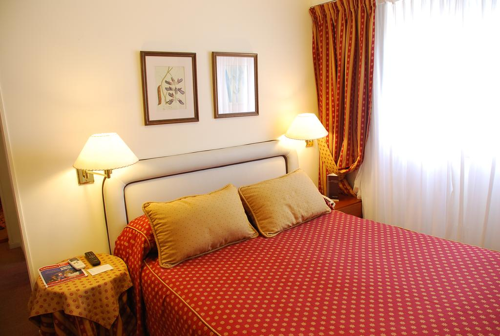Hotel Iruna 24/72