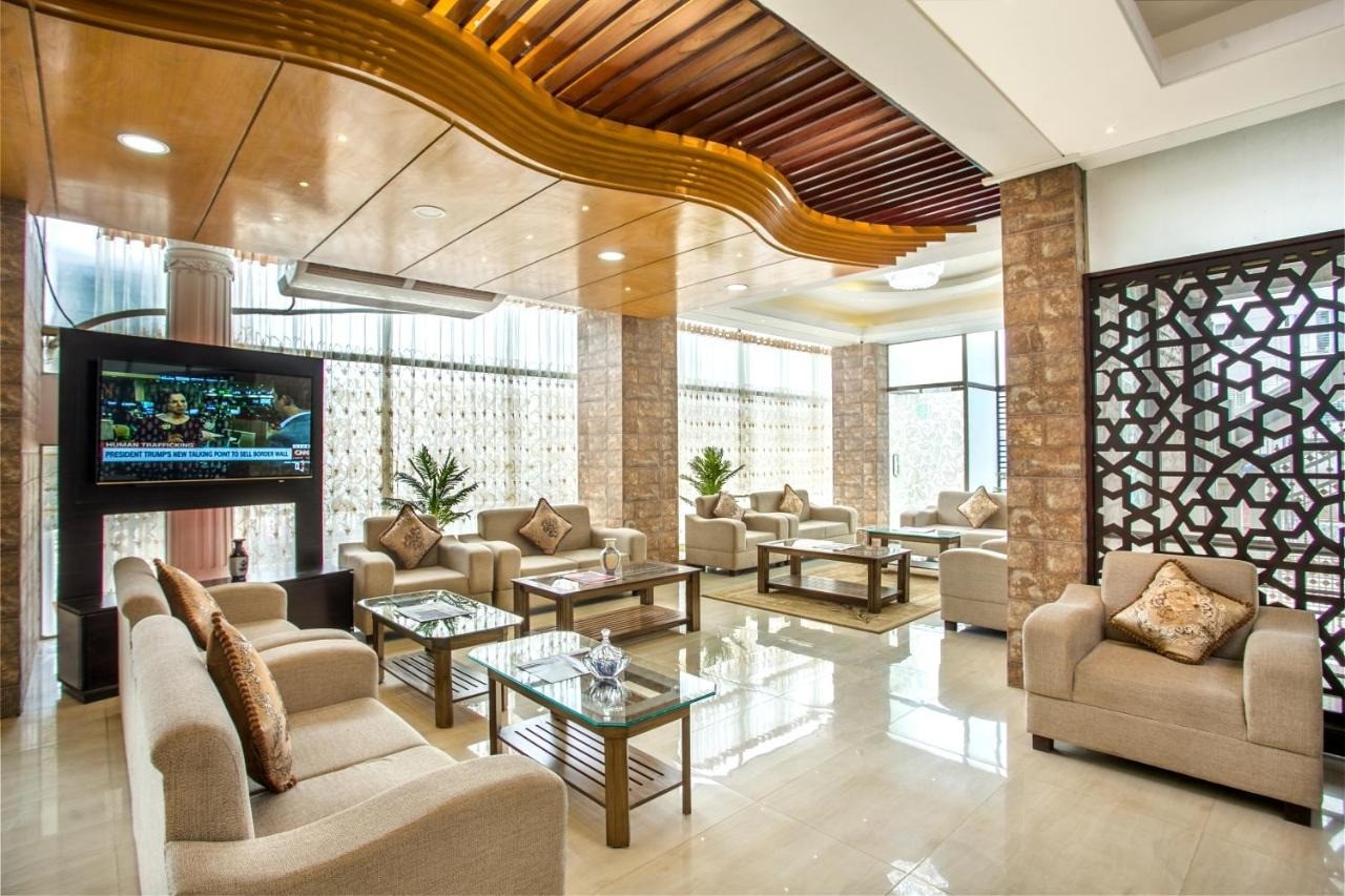 White Palace Hotel 40/61