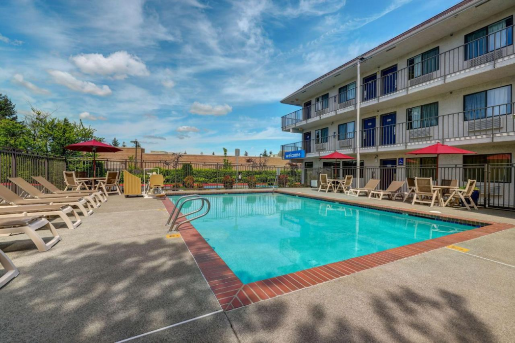 Motel6 Kirkland, WA - North Kirkland 49/58