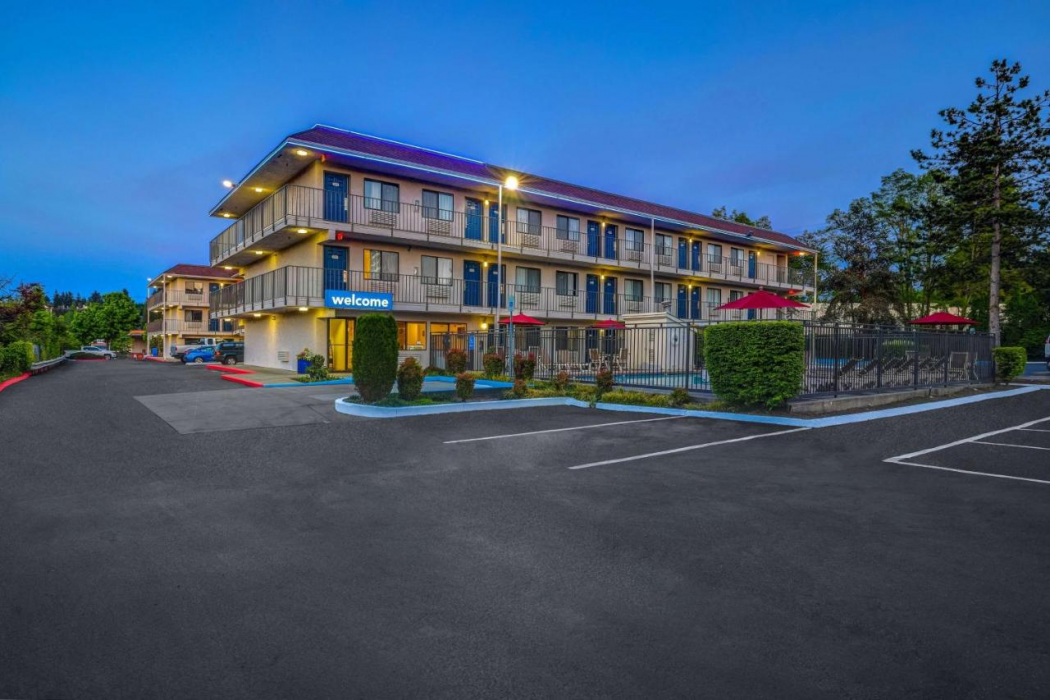 Motel6 Kirkland, WA - North Kirkland 3/58