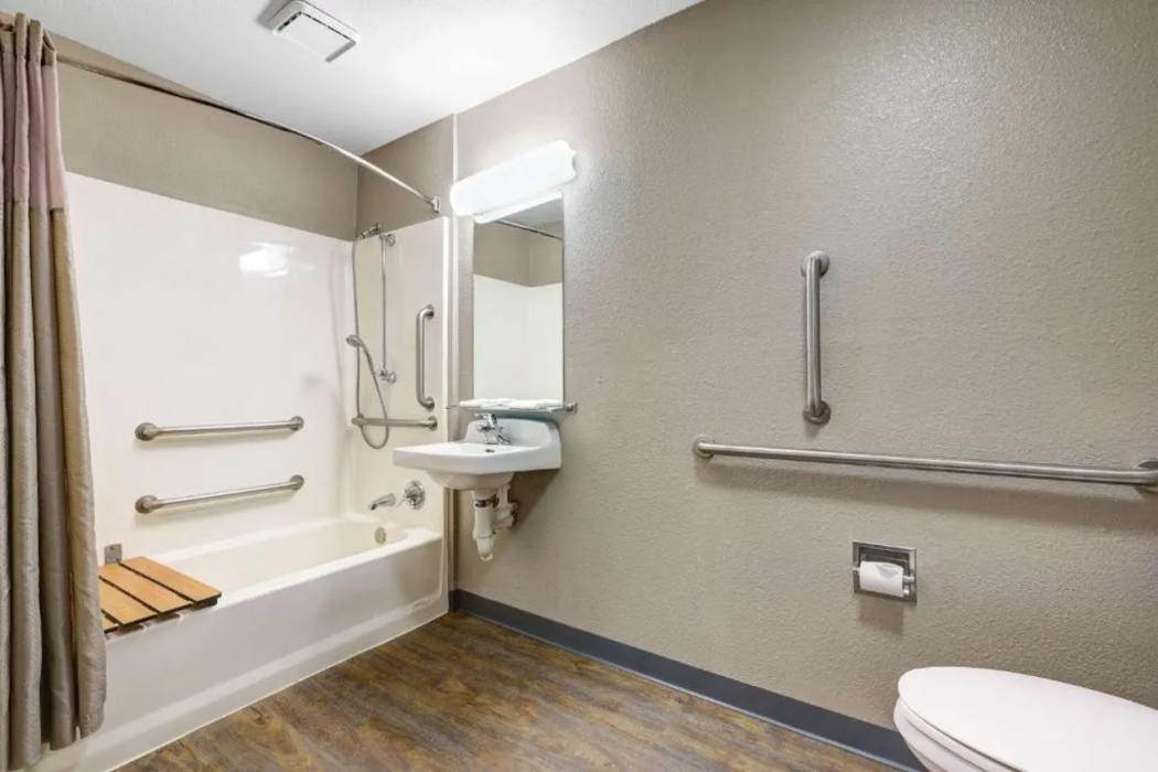 Motel6 Kirkland, WA - North Kirkland 12/58