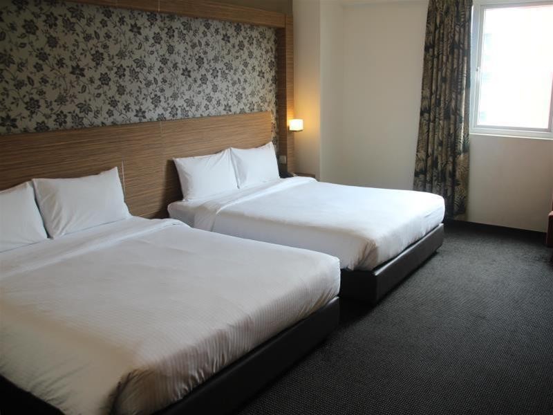 Strand Hotel 36/53