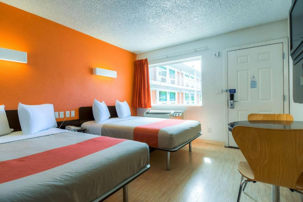 Studio 6 Suites Las Vegas, NV - Tropicana 8/14
