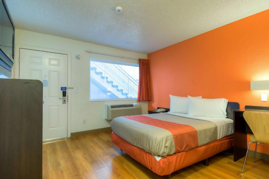 Studio 6 Suites Las Vegas, NV - Tropicana 6/14