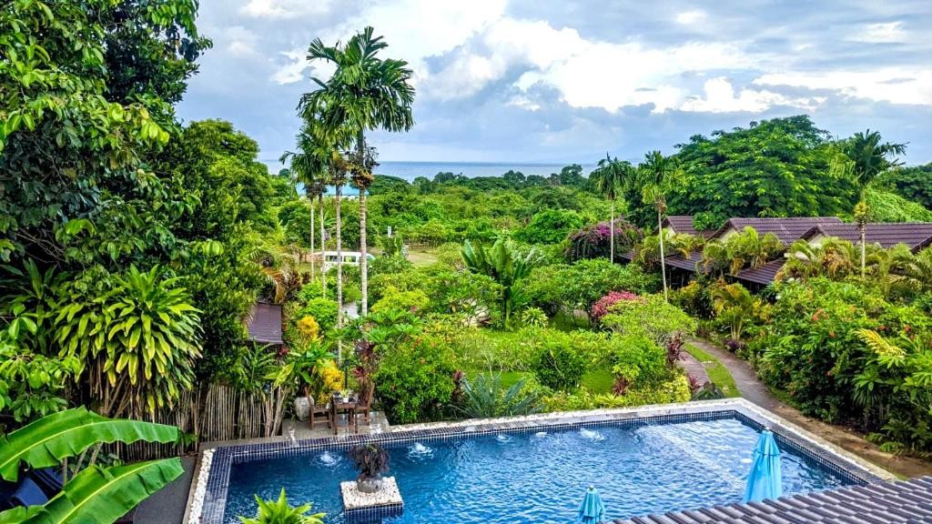 Atmaland Resort 36/66