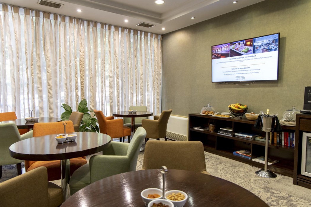Lions Garden Hotel 47/98