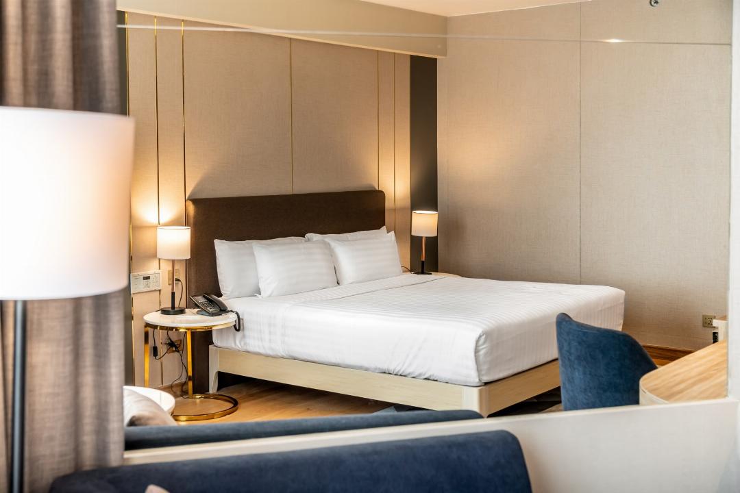 PREMIER ROOM