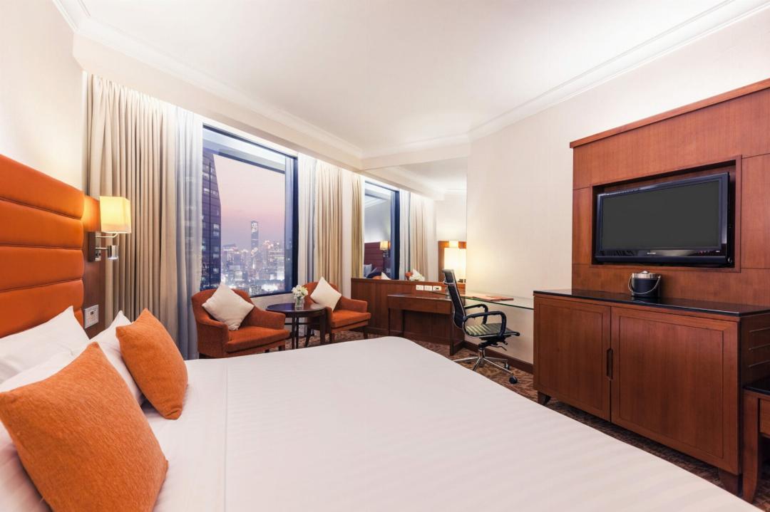 SUPERIOR ROOM