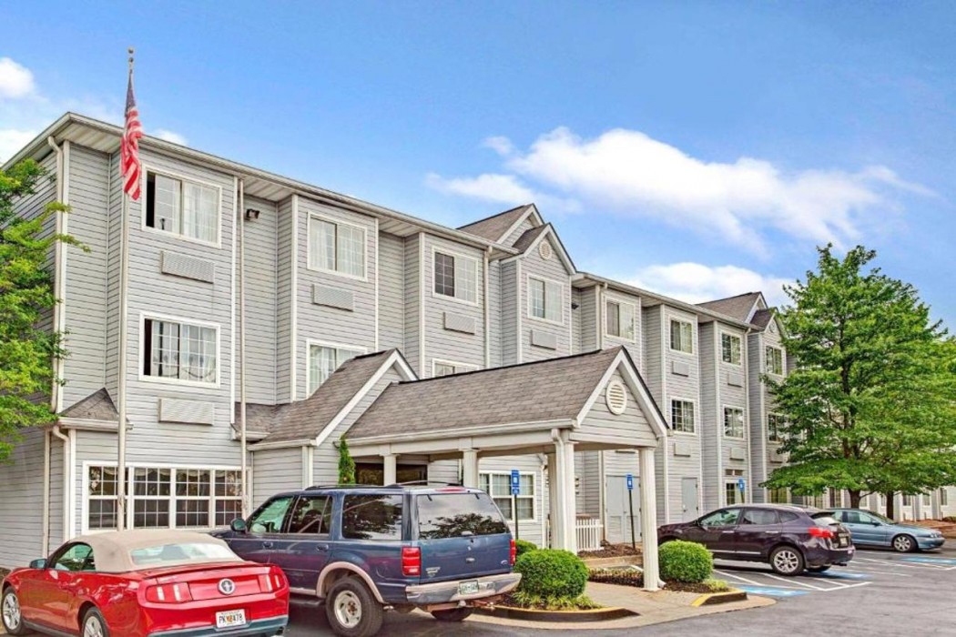 Microtel Inn and Suites by Wyndham Atlanta Airport 2/25