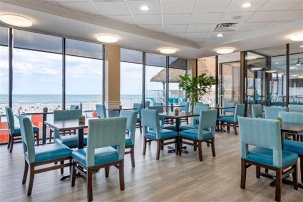 Comfort Inn and Suites Daytona Beach Oceanfront 18/42