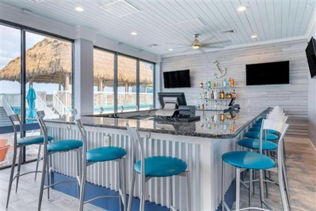Comfort Inn and Suites Daytona Beach Oceanfront 15/42