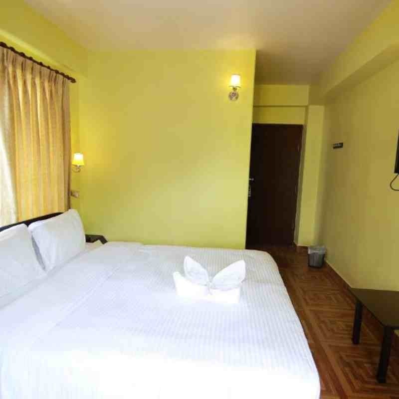 DELUXE DOUBLE ROOM