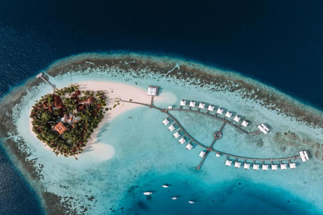 Diamonds Athuruga Maldives Resort and SPA 3/44
