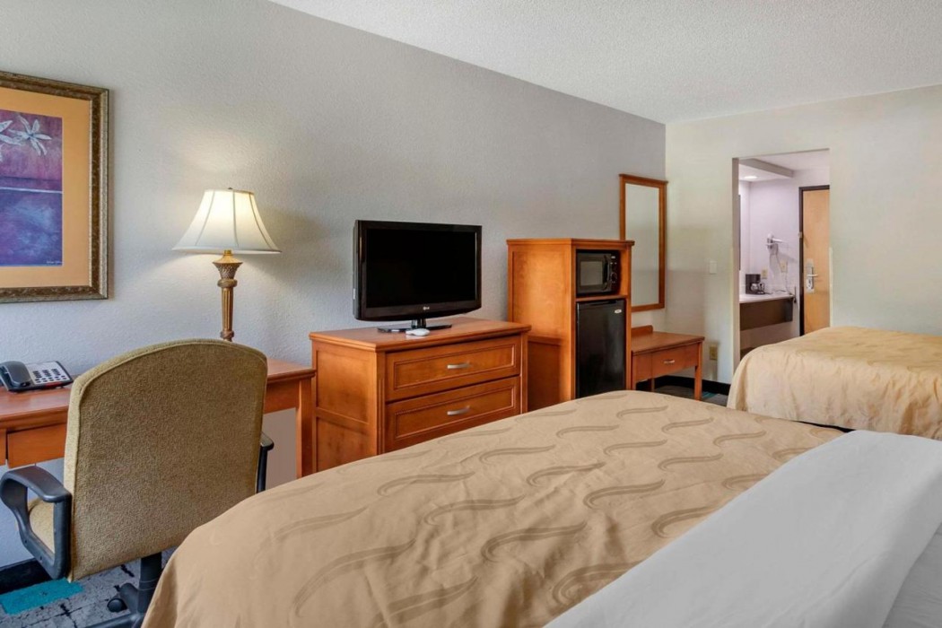 Quality Inn & Suites Chattanooga West near Lookout Mountain 12/33
