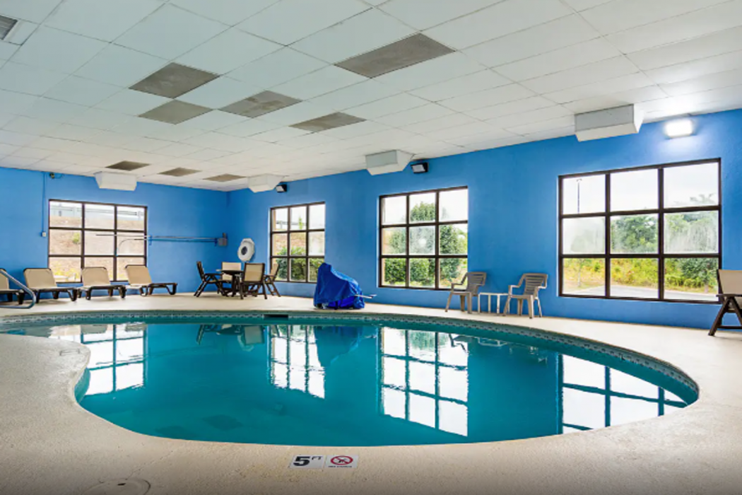Quality Inn & Suites Chattanooga West near Lookout Mountain 26/33