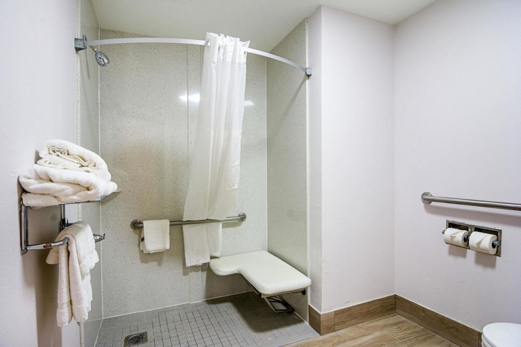 Quality Inn & Suites Chattanooga West near Lookout Mountain 18/33
