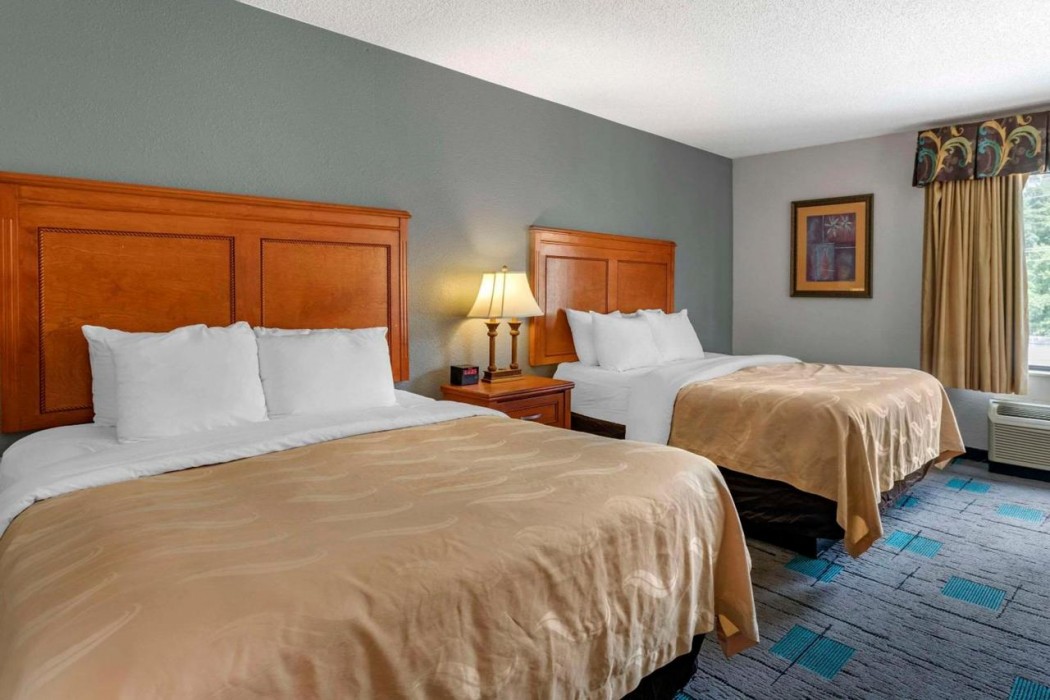 Quality Inn & Suites Chattanooga West near Lookout Mountain 20/33