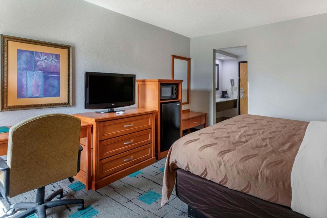 Quality Inn & Suites Chattanooga West near Lookout Mountain 17/33