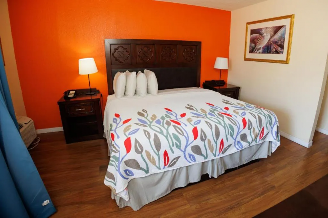 Garnet Inn and Suites Orlando 13/24