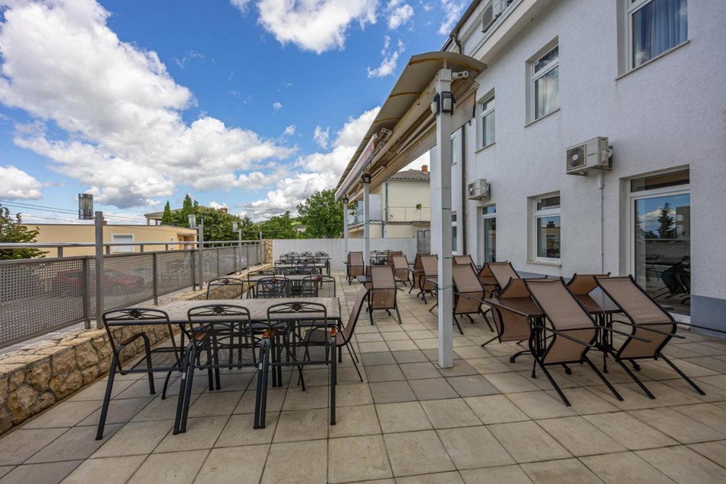 Hotel Villa Aurora in CRIKVENICA