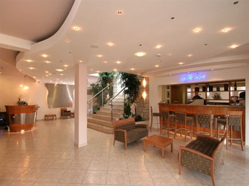 Flores Hotel 23/57