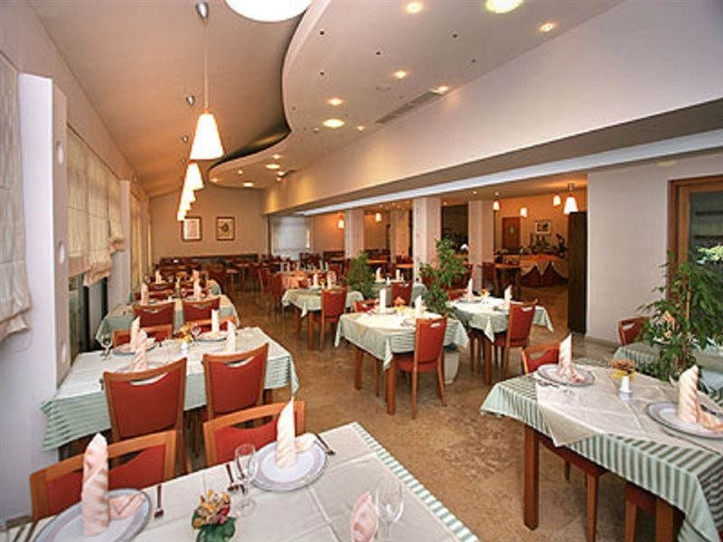Flores Hotel 22/57