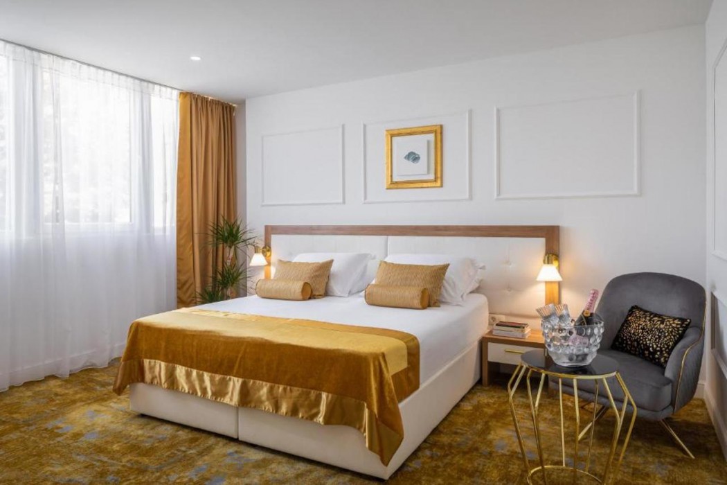 Hotel Corner 17/58