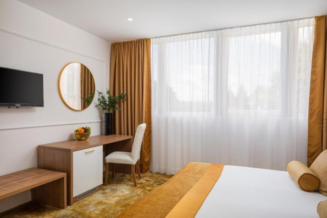 Hotel Corner 13/58