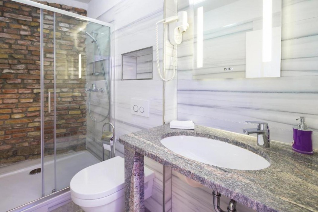 Riva Luxury Rooms 34/79