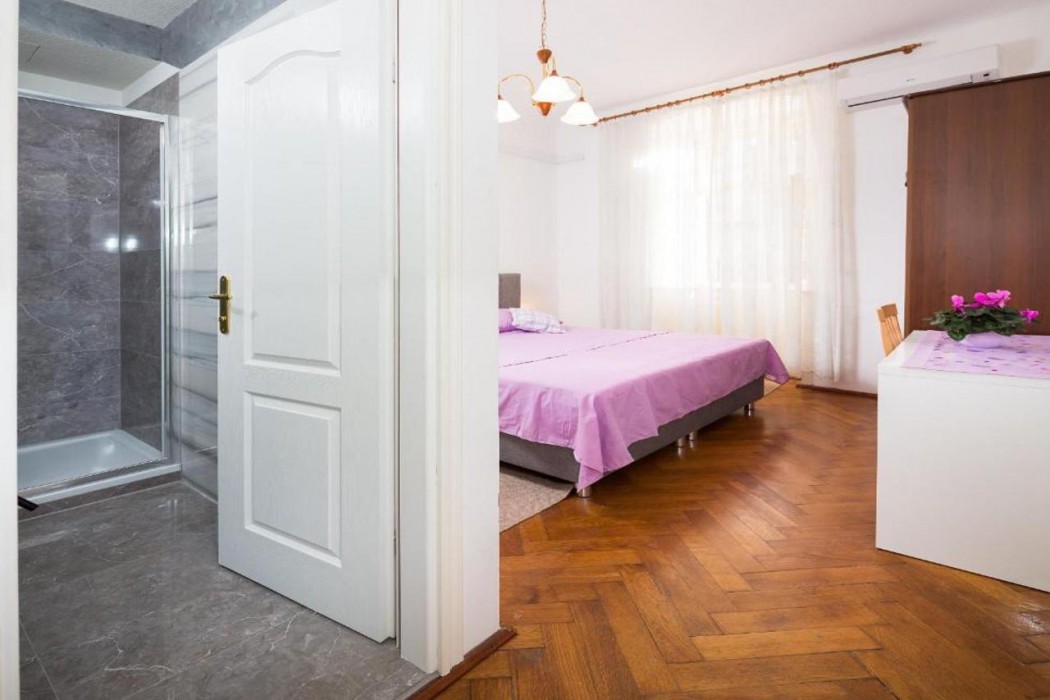 Riva Luxury Rooms 15/79