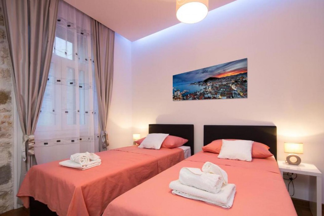 Riva Luxury Rooms 19/79