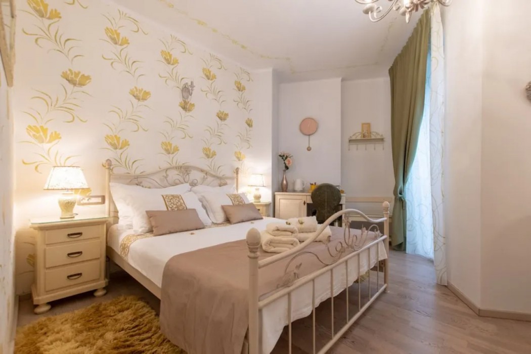 Unique Luxury Rooms 11/66