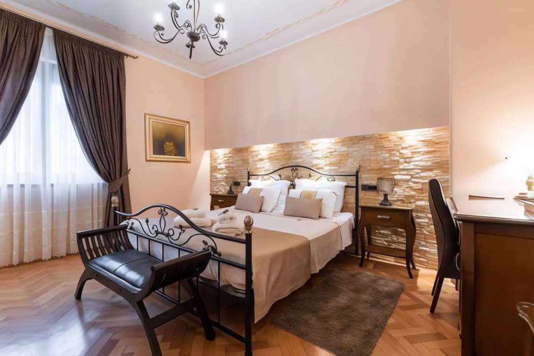 Unique Luxury Rooms 12/66