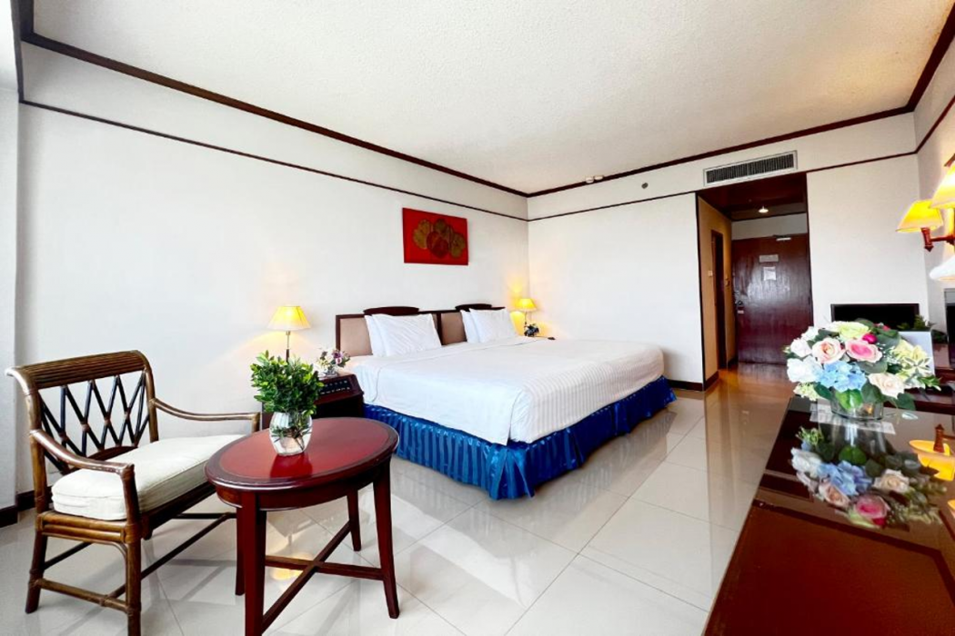 Mercure Chiang Mai Hotel 12/61