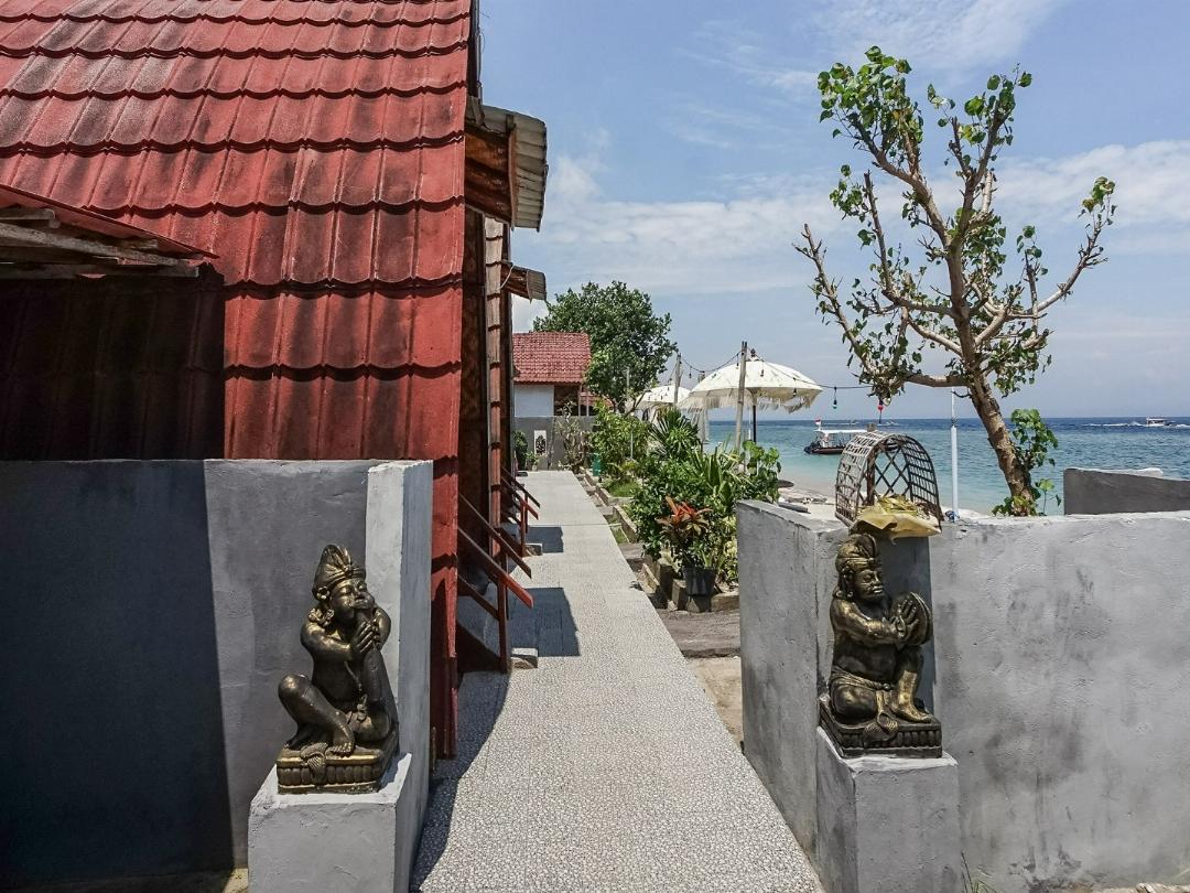 Road Beach Villa in Penida   Island