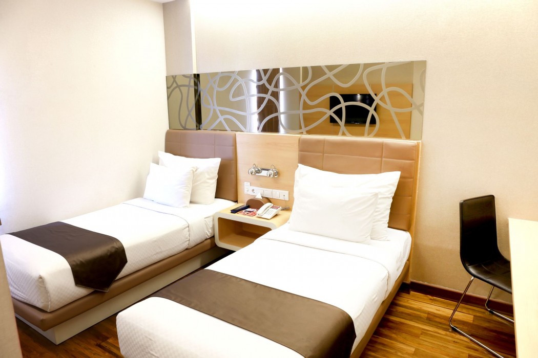 Sub City Hotel 46/68