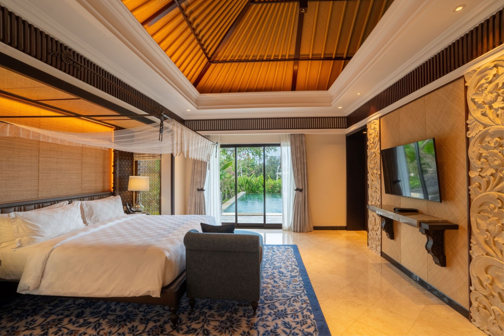1BR Ocean Front Cliff King Villa