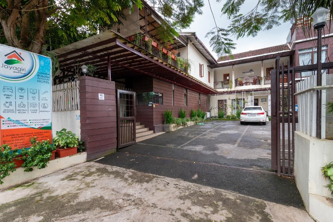 Jayagiri Guesthouse By Belgareti 11/63