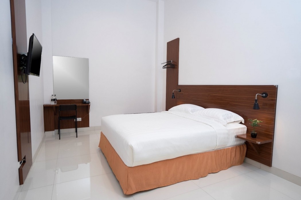 OYO 1308 Darmo Residence 19/27