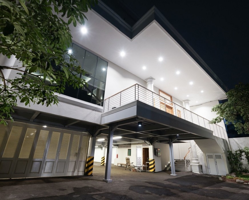 OYO 1308 Darmo Residence 16/27