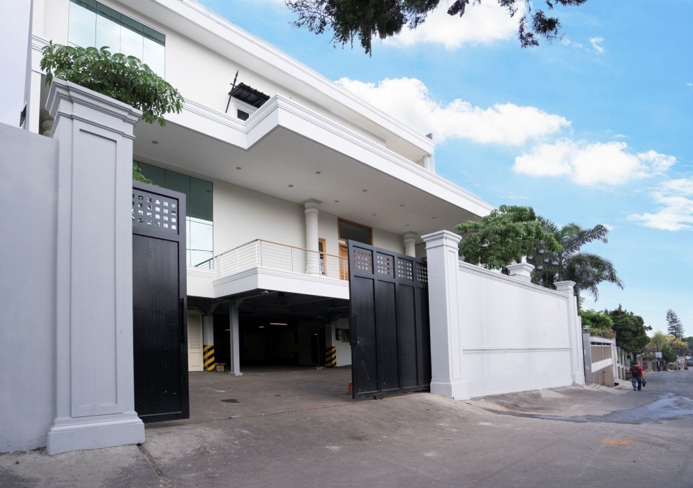 OYO 1308 Darmo Residence 20/27