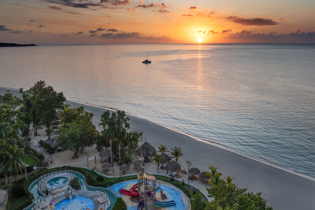 Beaches Negril 37/81