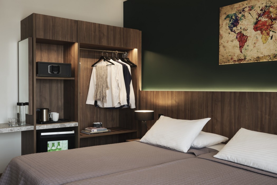 Candia Hotel 20/82