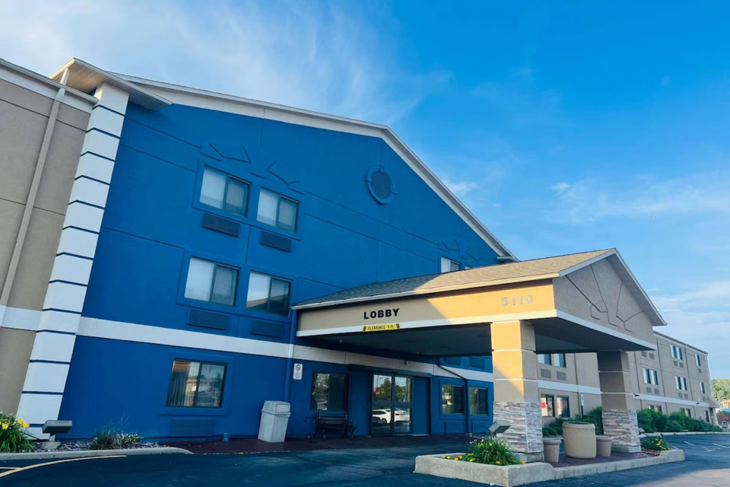 AmericInn by Wyndham Glendale/Milwaukee 1/28