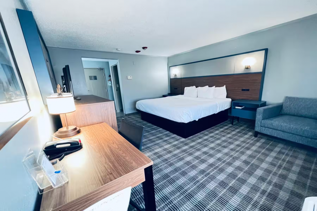 AmericInn by Wyndham Glendale/Milwaukee 13/28