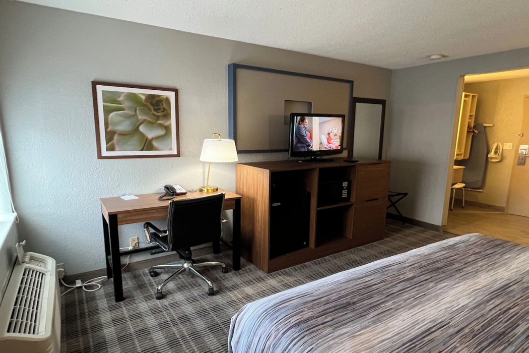 AmericInn by Wyndham Glendale/Milwaukee 16/28