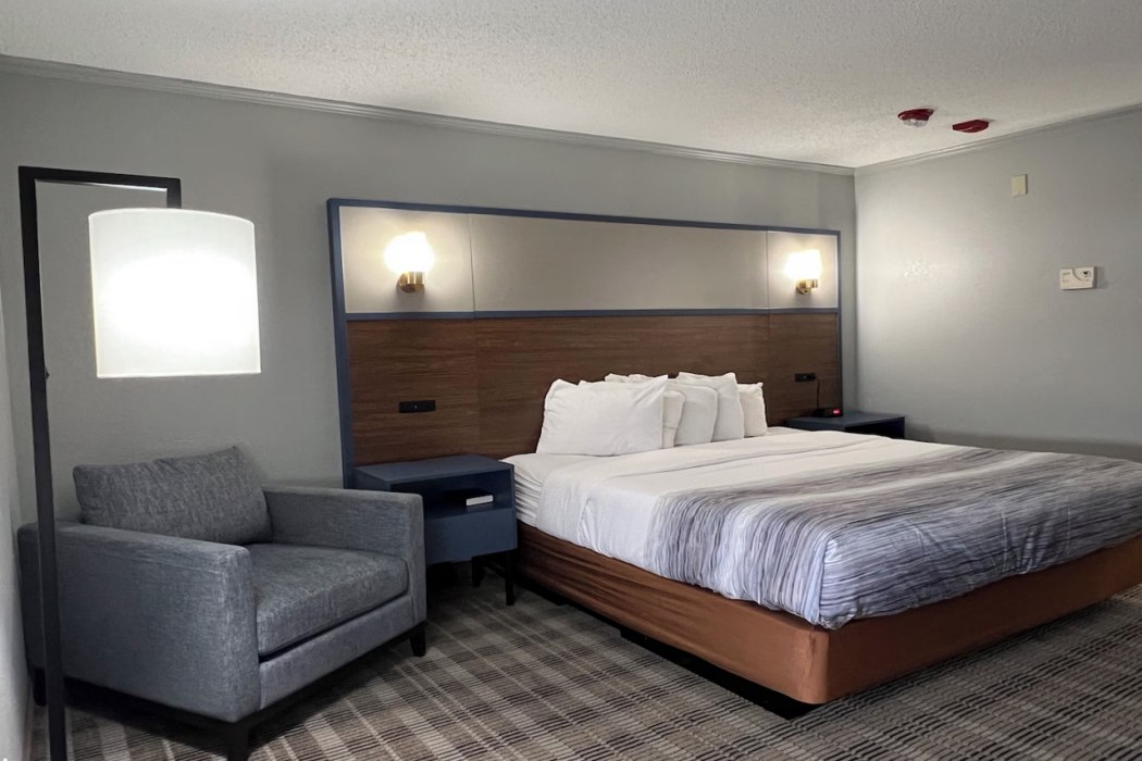 AmericInn by Wyndham Glendale/Milwaukee 11/28