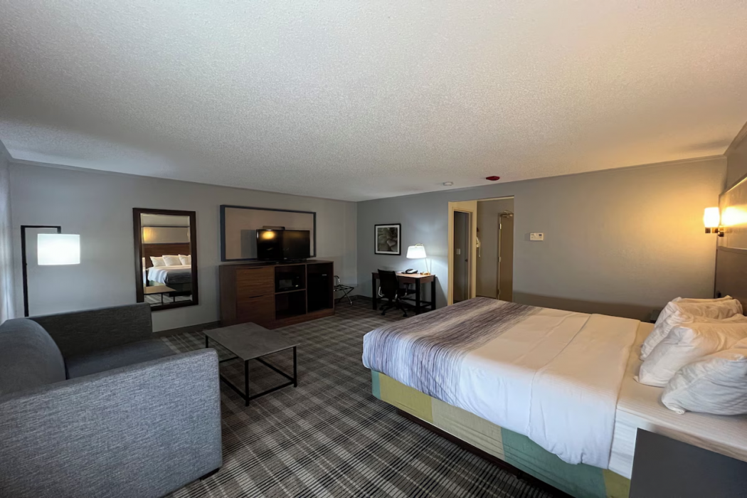 AmericInn by Wyndham Glendale/Milwaukee 12/28