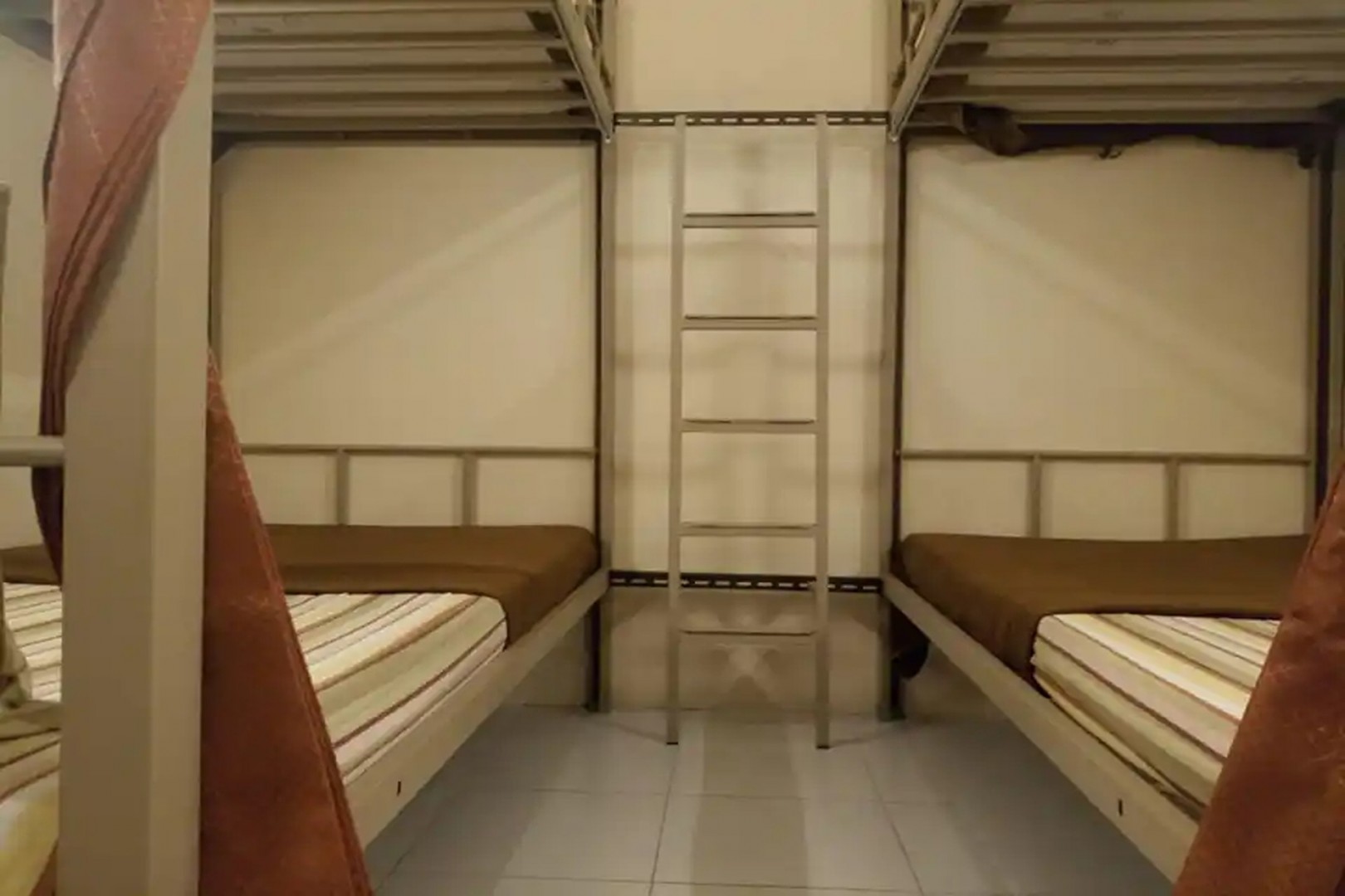 Bunkbed Room D Mixed Dormitory، Pondok Backpacker City Square 12/13
